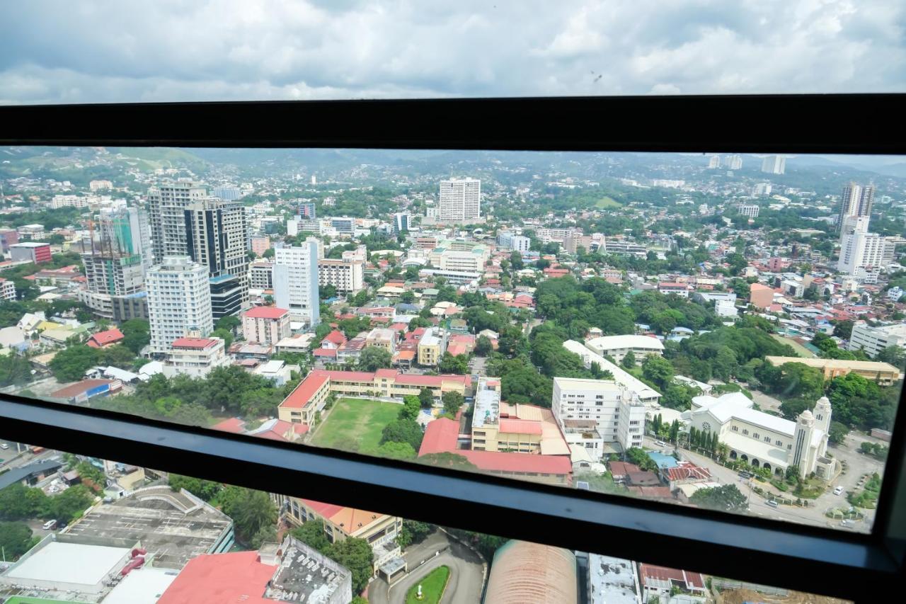 Ezeniel'S Place At Horizons 101 Condominium Cebu Exterior photo