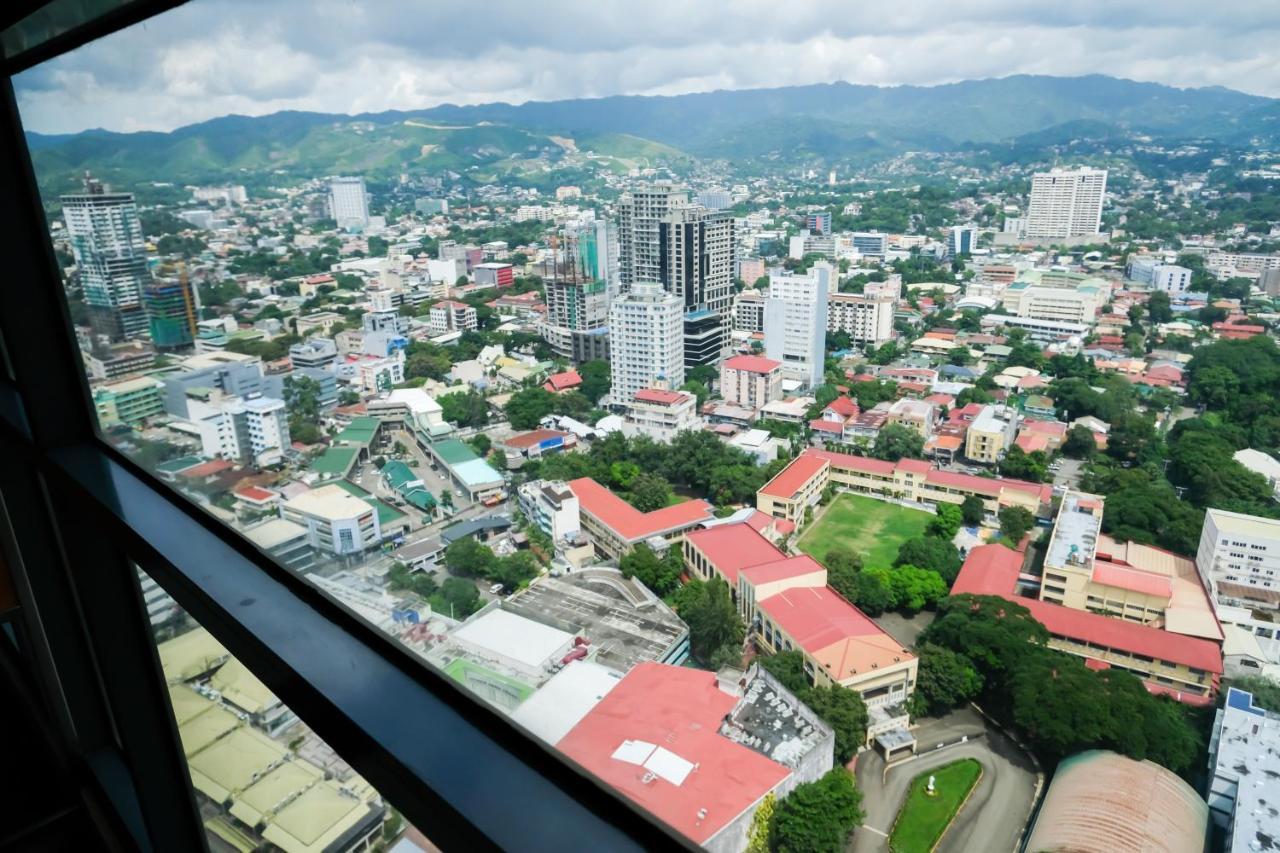 Ezeniel'S Place At Horizons 101 Condominium Cebu Exterior photo